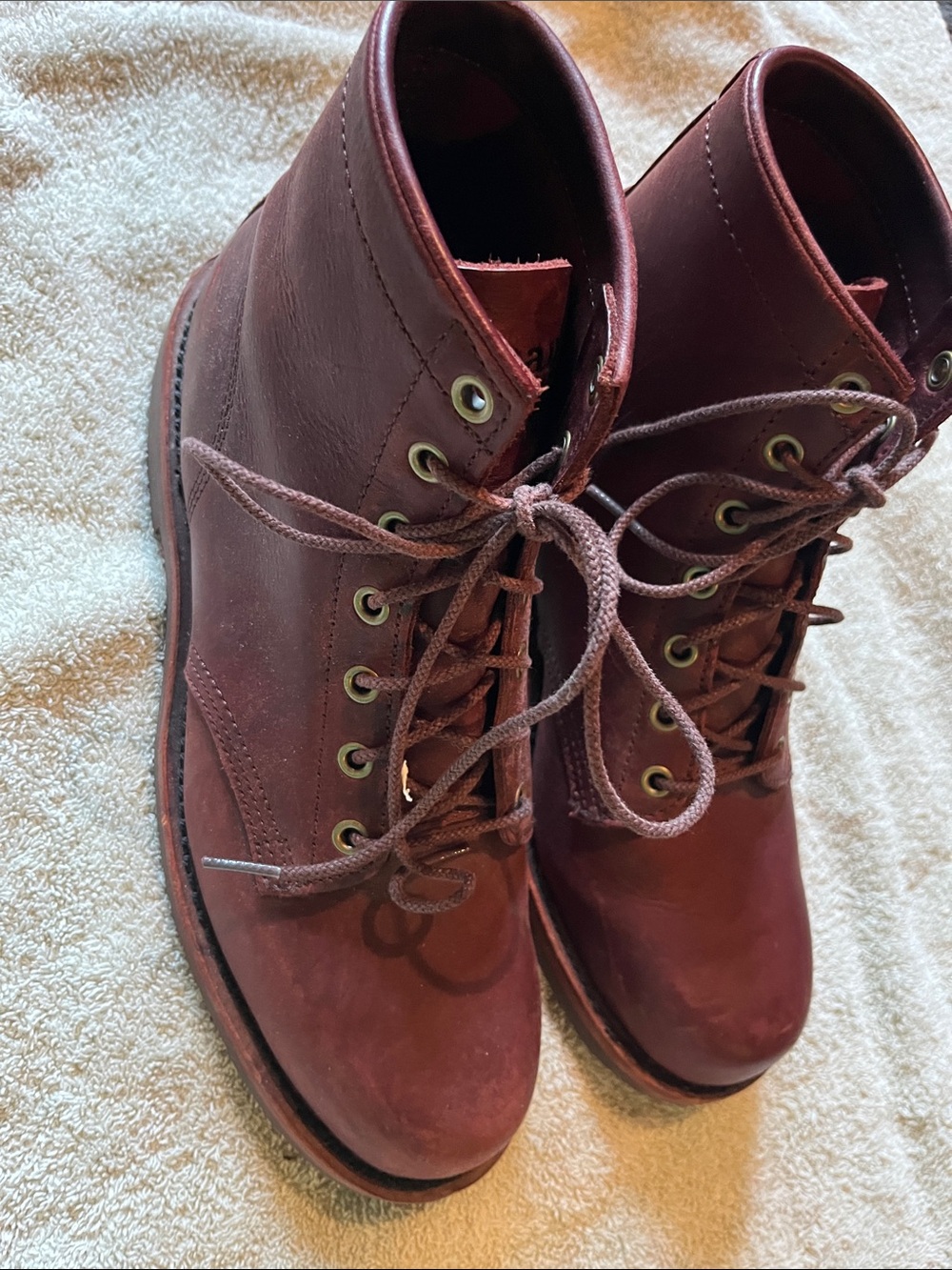 L.L. Bean Men's Burgundy Leather Chukka Boots Size 9